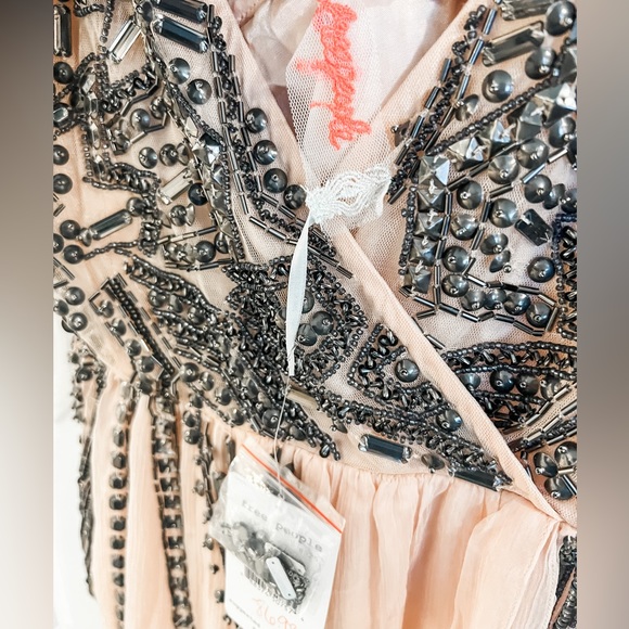 NWT Free People Cassiopeia Beaded Mini Dress in Peach, Size 10 - Picture 8 of 11